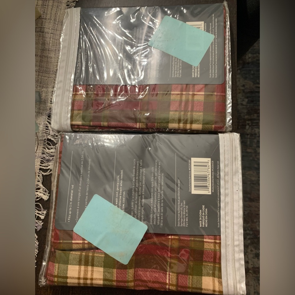 Curtain Valances Set of 2  plaid